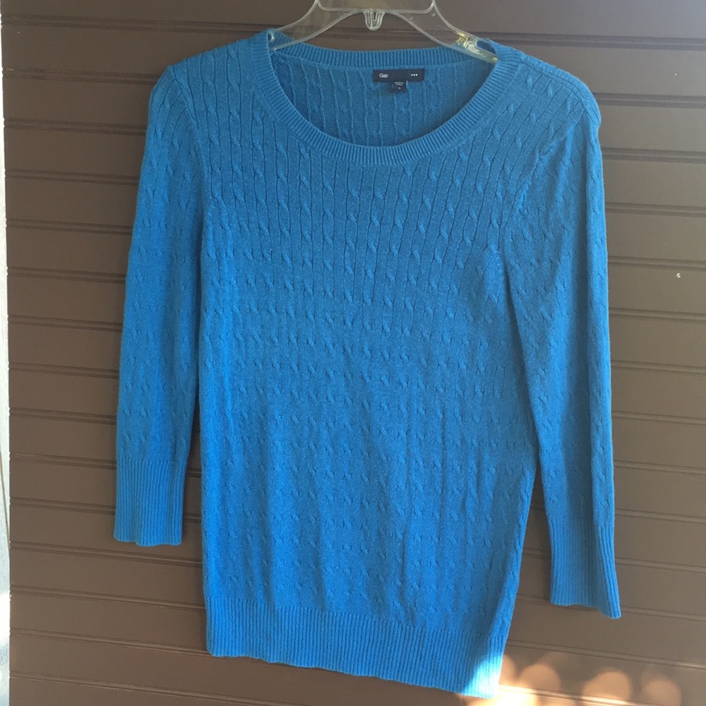 GAP sweater